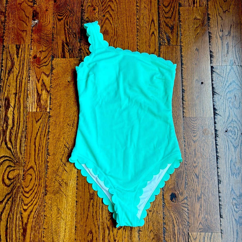 Cupshe mint green, one shoulder,  one-piece bathing suit. Size M. Never worn!
